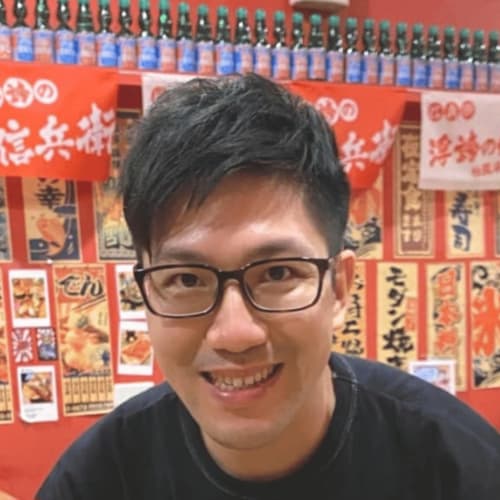 Hong L - Rockstar Music Instructor